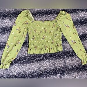 Hesperus Women’s Medium Green Floral Scrunch Long Sleeve Square Neck Top
